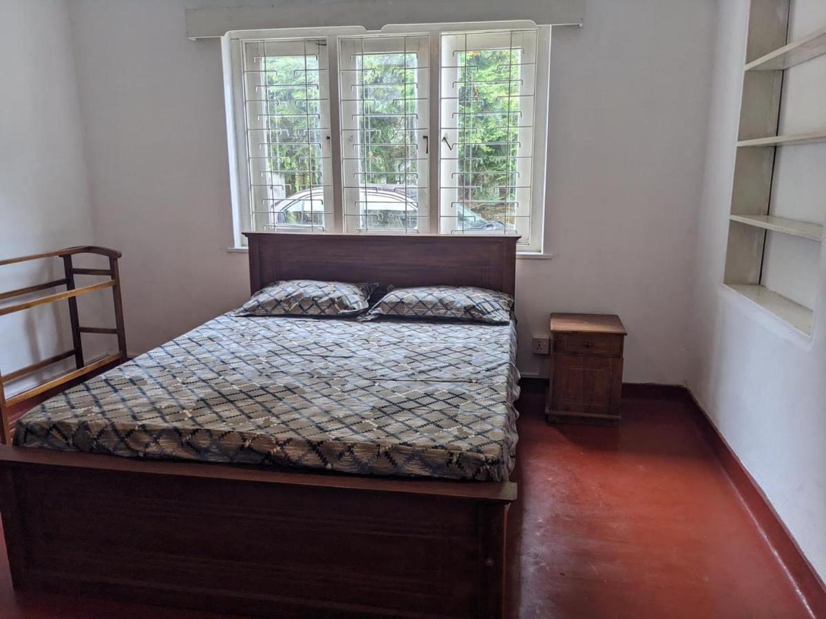 Chilly Croc Hostel Нувара-Элия Экстерьер фото