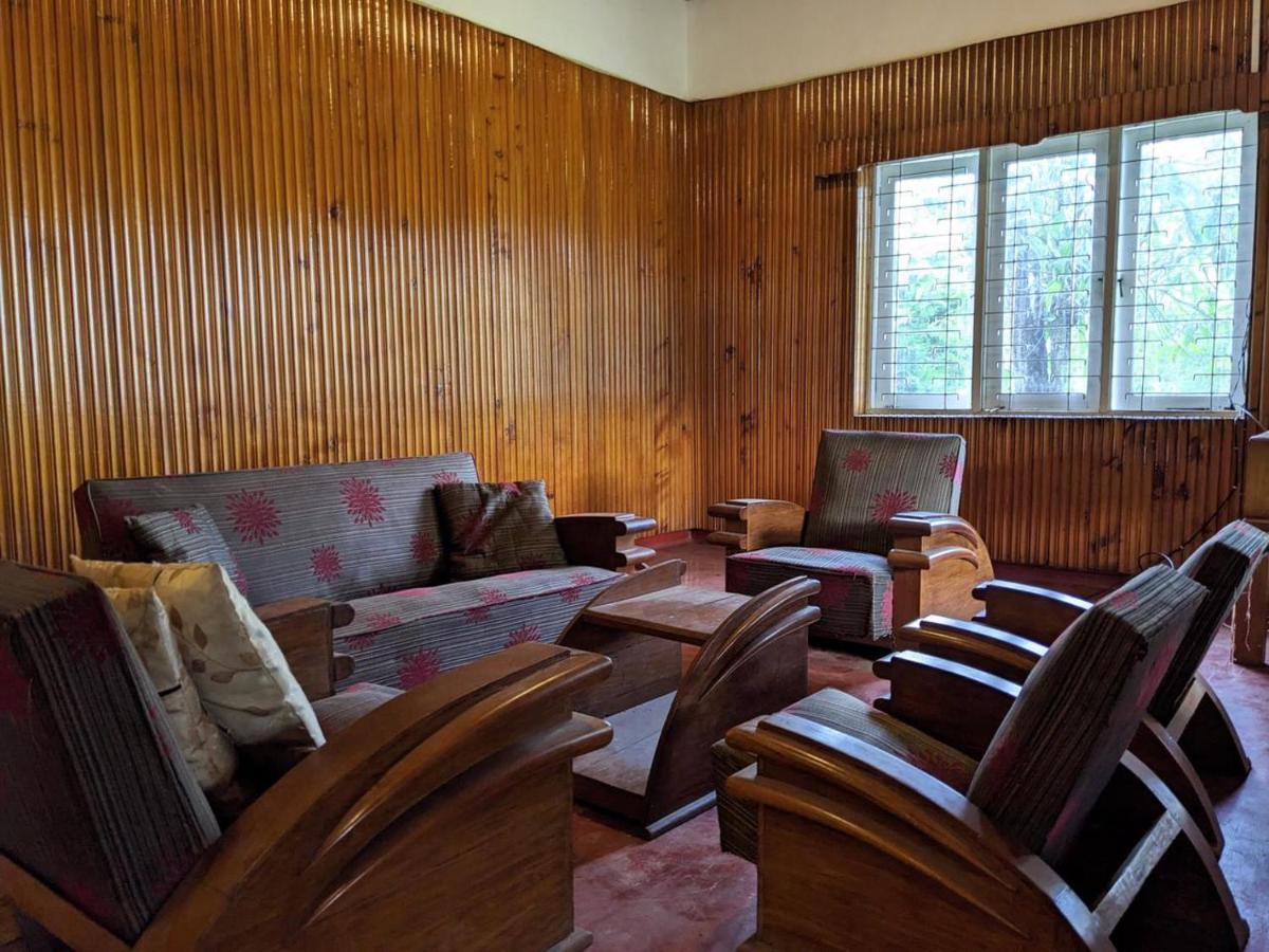 Chilly Croc Hostel Нувара-Элия Экстерьер фото