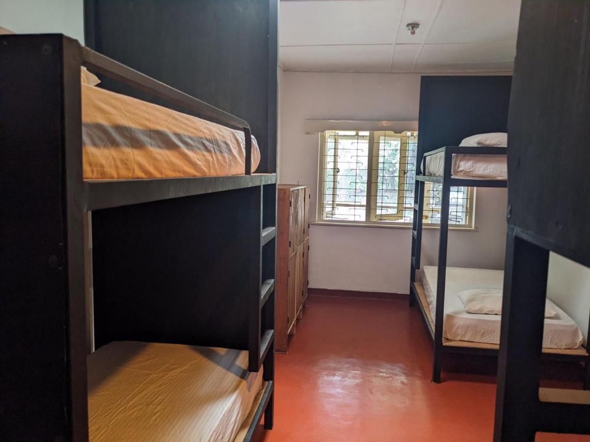Chilly Croc Hostel Нувара-Элия Экстерьер фото