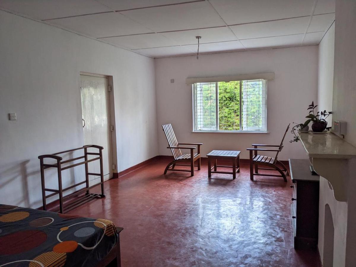 Chilly Croc Hostel Нувара-Элия Экстерьер фото
