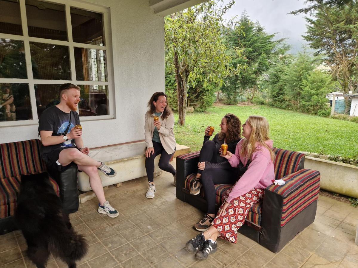 Chilly Croc Hostel Нувара-Элия Экстерьер фото
