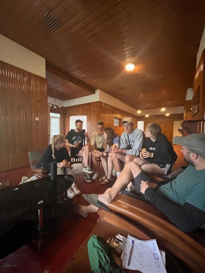 Chilly Croc Hostel Нувара-Элия Экстерьер фото